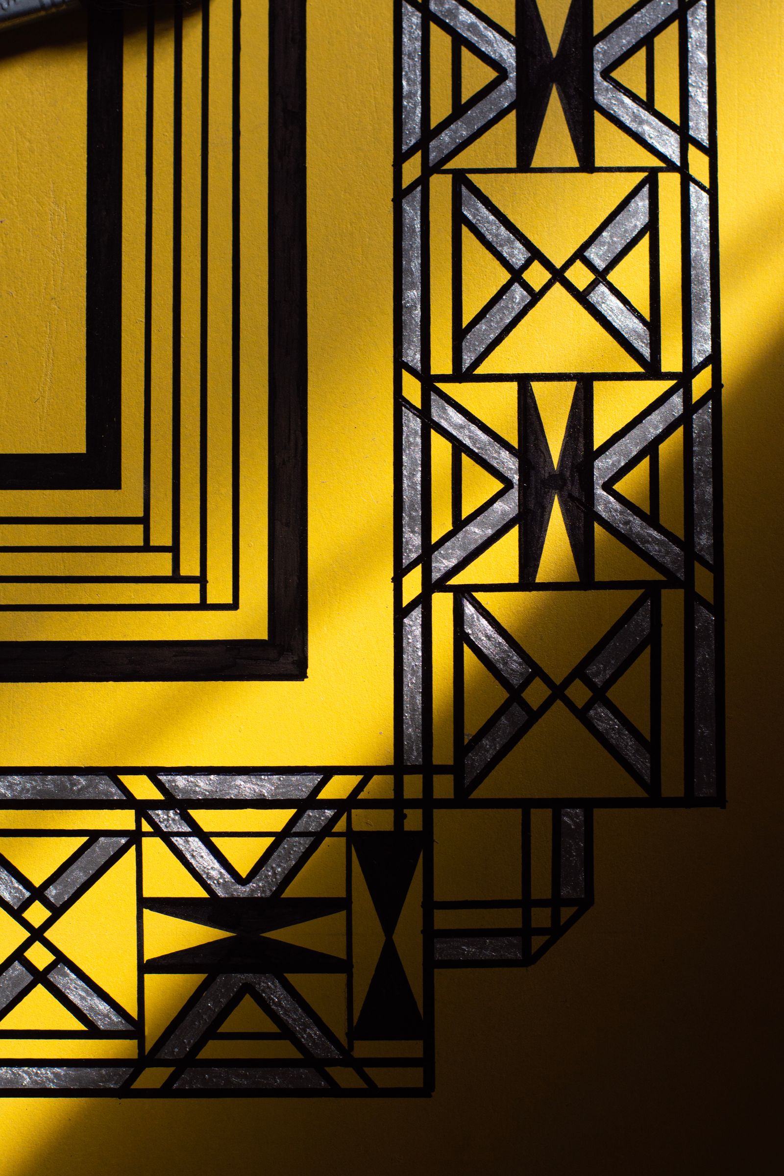 Art Deco geometric pattern in yellow